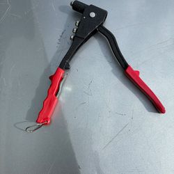 Pop rivet application tool