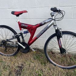 🚴‍♂️ Mongoose 21-Speed Aluminum Alloy Bike – Smooth Ride & Great Condition!
