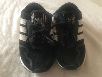 adidas shoes size 9 for boys pickup In Southwest Bakersfield