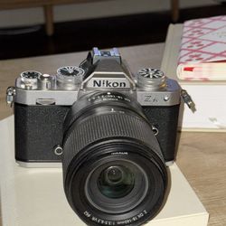 Nikon Zfc + Nikon NIKKOR Z DX 18-140mm f/3.5-6.3 VR Lens