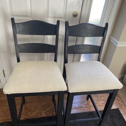 Pair of Reconditioned Counter/Bar Chairs – Like New!