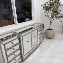 Luxury Mirrored Glam Sideboard / Buffet Cabinet — Designer Hollywood Regency Style