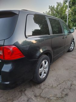 Volkswagen Routan SE