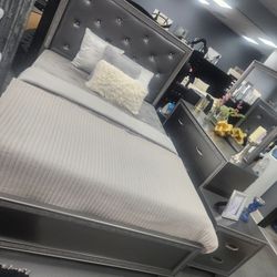 4pc Queen Bedroom Set 