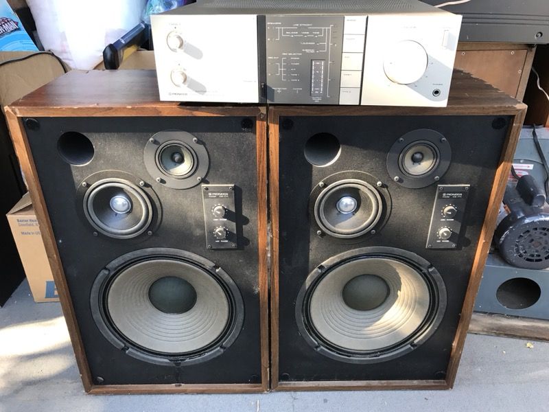 Pioneer CS-711 speakers