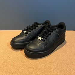 Nike Air Force 1 (Black, Size 7)