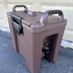 NEW - 2.5 gallon insulated beverage container/ dispenser