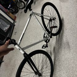 Retrospec Fixie Bike ( 5’9-6ft)