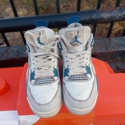 Air Jordan Retro 4s 