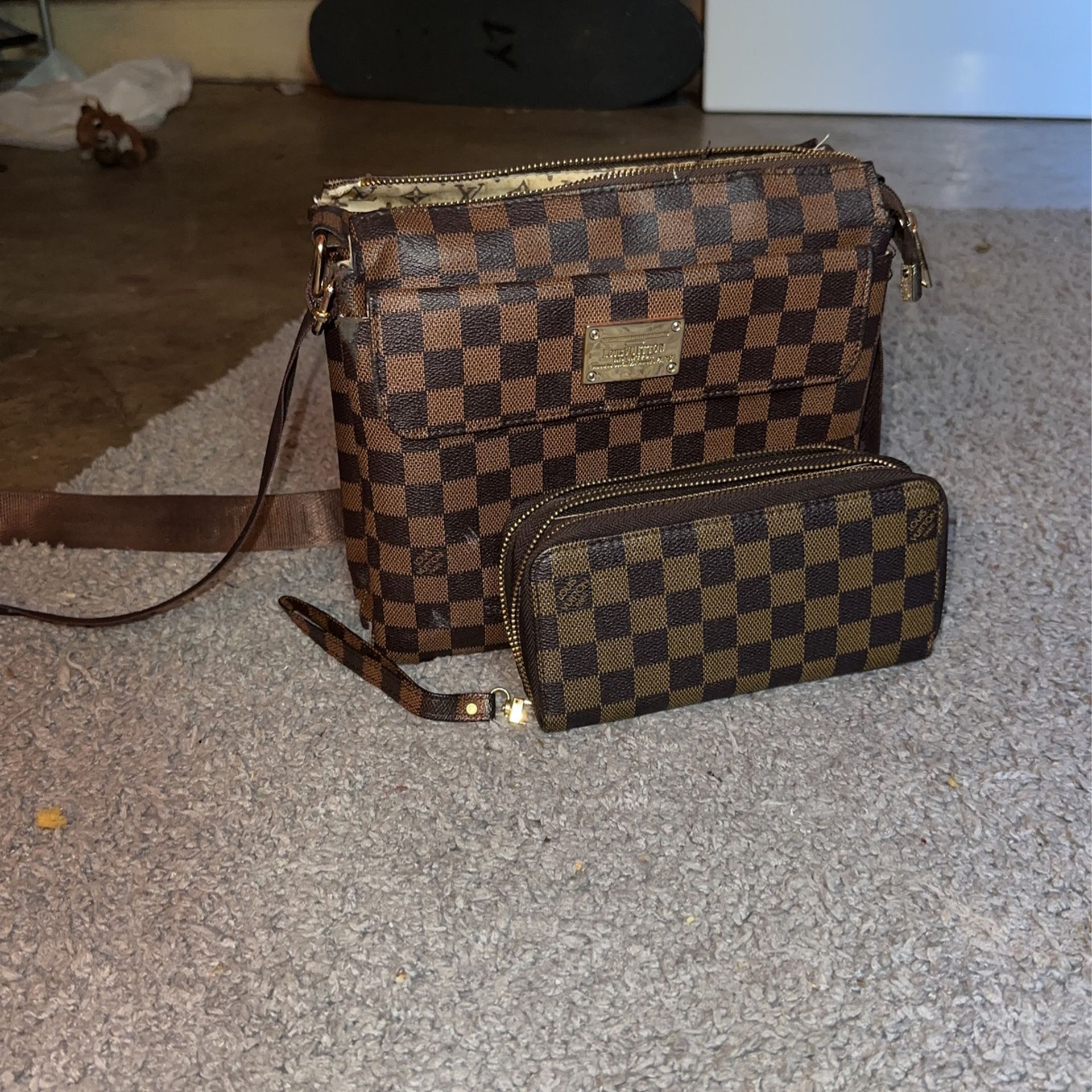 Louis Vuitton bag and matching wallet for Sale in Stockton, CA