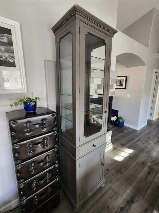 Display Cabinet
