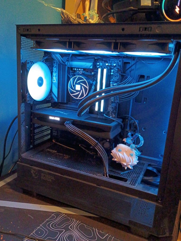 Gaming PC With Mouse And Keyboard