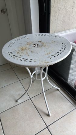 Free bistro metal table