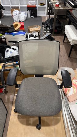 Gray Mesh Back Office Chair with Armrests