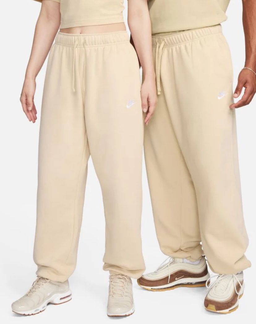 NEW Nike Sportswear Club Fleece Women's XS Mid-Rise Oversized Sweatpants - Sand