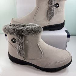 Khombu women’s all weather ankle boots - size 10