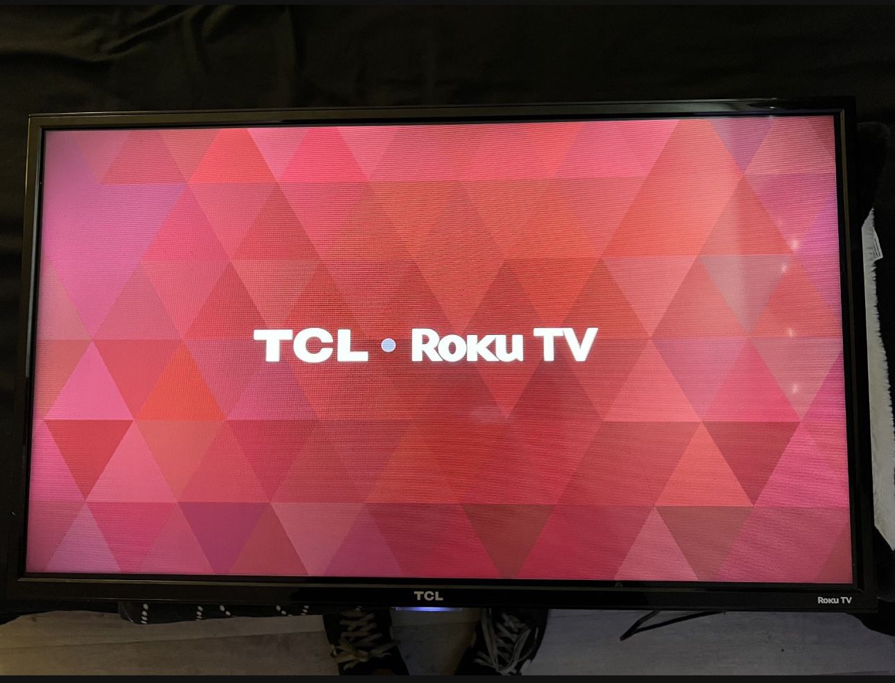 32 inch TCL Roku TV W/ Single Arm Mount