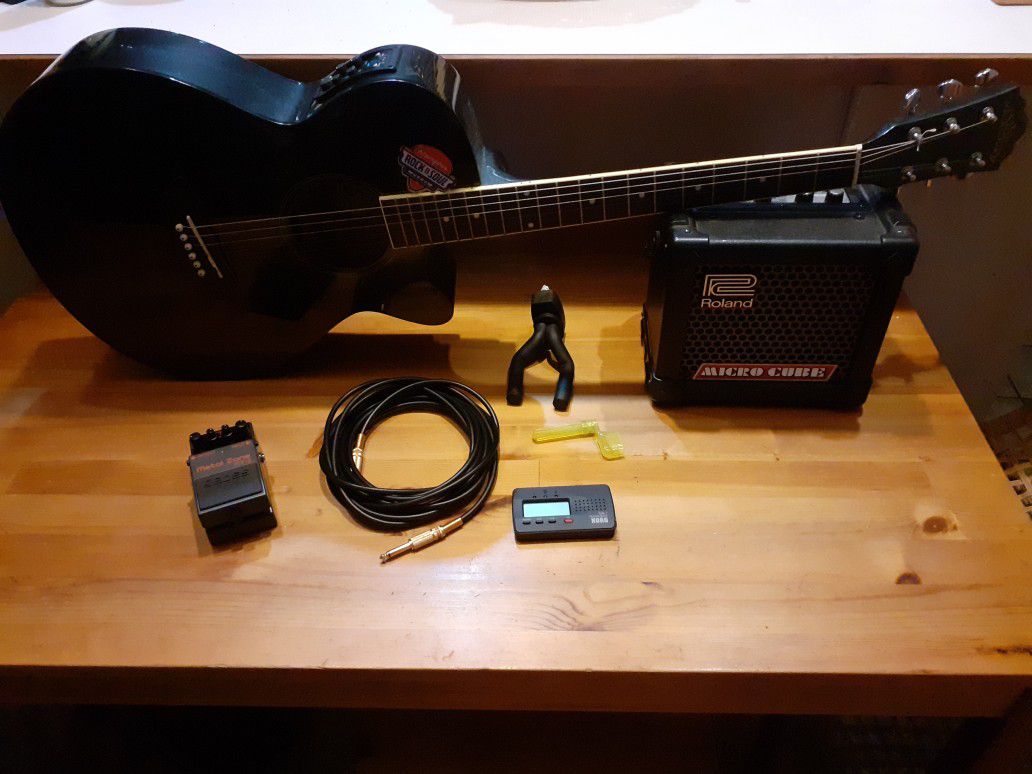 Washburn electric/acoustic setup with Roland micro cube