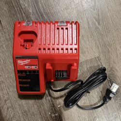 Milwaukee M18/M12 Charger