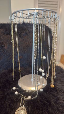 Necklace Holder 
