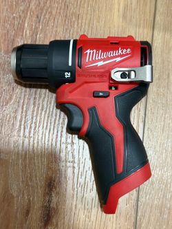 Milwaukee m12 drill