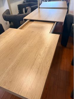 Table with 4 chairs