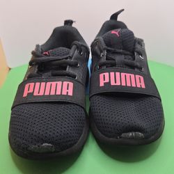 Girls black pink puma shoes 12c