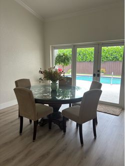 Furniture of America Evangelyn Round Dining Table Set & 5 Chairs