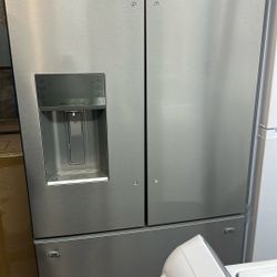Frigidaire French Door Refrigerator (28 Cu. Ft. Standard-Depth)
