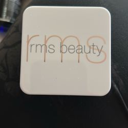 RMS Beauty ReDimension Hydra Dew Luminizer is a gel-to-powder highlighter