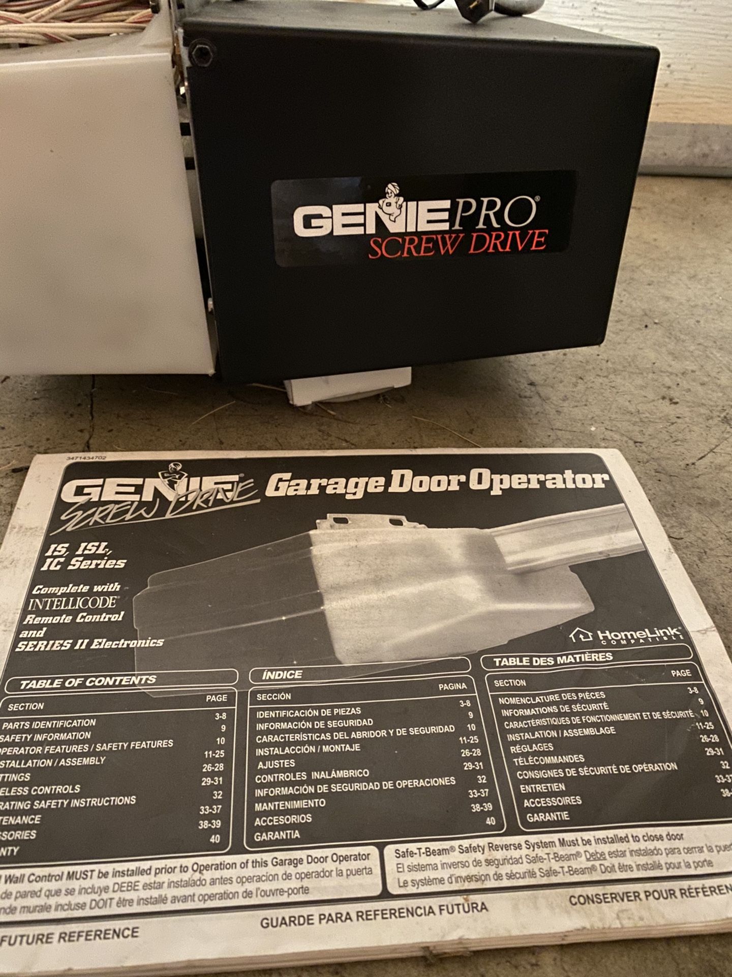 Genie 1/2 hp screw drive garage door opener for Sale in WA