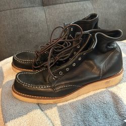Red Wing Shoe Size 9.5