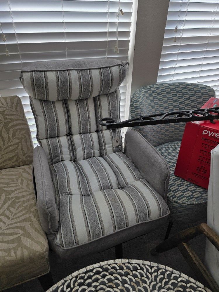 Adjustable Accent Chair Recliner