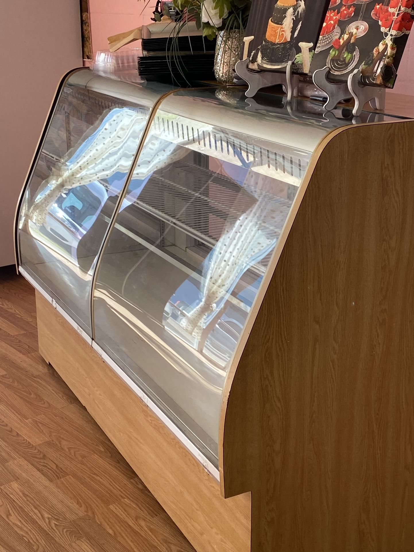 Refrigerated Bakery Display