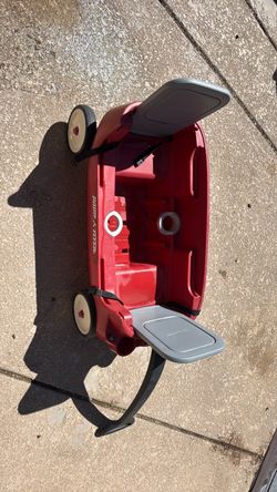 Radio Flyer Kids Wagon