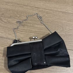 Women’s Elegant Black Bow Clutch