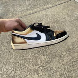 Jordan 1s low top “Gold Toe” Size 10.5