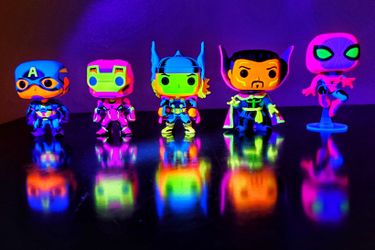 Funko Pop Marvel Black Light (4) Set, Target Exclusive with posters, glasses and t-shirt