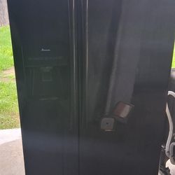 Amana Side By Side Refrigerator