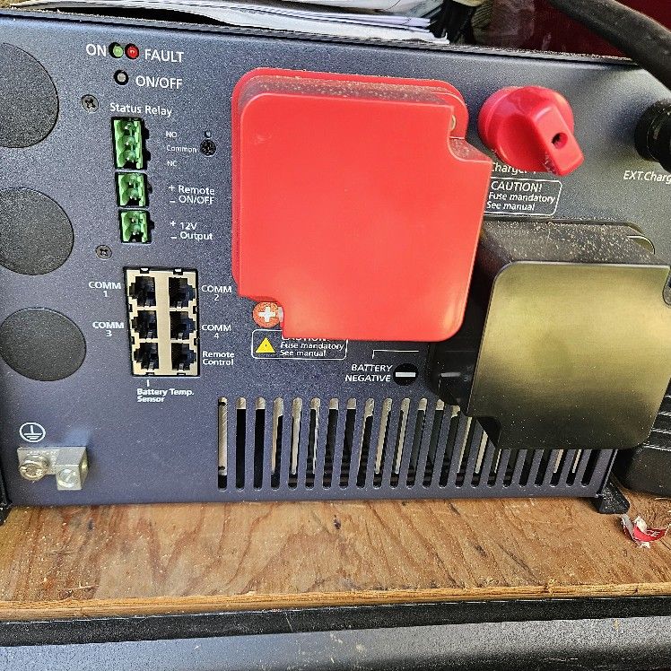 The EVO-4024E is a 4000 Watt Pure Sine inverter, 24 VDC input, 230 VAC output, 50/60 Hz, Looks Great