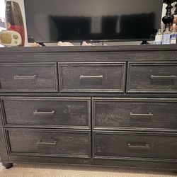 Dresser And Bed Frame 