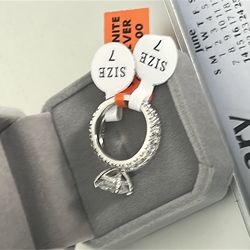 Moissanite wedding ring