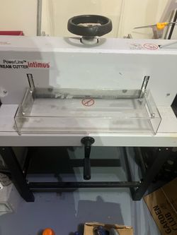 Paper cutter