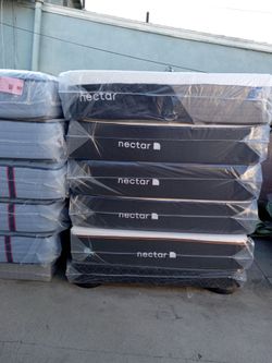 Nectar Mattress.    

Nectar Premier 13" queen Memory Foam  Mattress.    

 Brand New Mattress.   

  Delivery Available