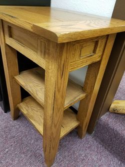 Oak end table