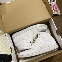 Tripe White Snake Jordan 1 Size 10 Men’s 