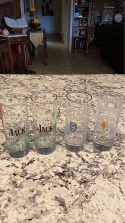 New 4 pc the Jack Daniels glass collection