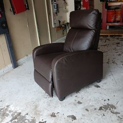 Brown Reclinable Chair 