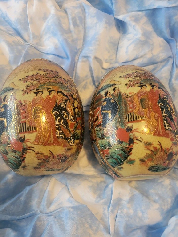 2 Vintage Royal SATSUMA Japanese Porcelain Eggs
