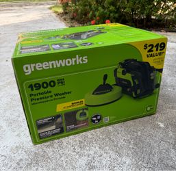 Greenworks - 1900 PSI 2.3 GPM Electric Pressure Washer Combo Kit